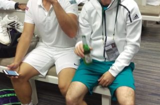 Уилис се поздрави с бира след загубата от Федерер