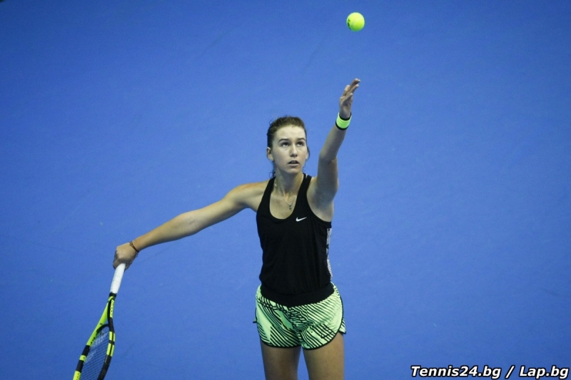 Топалова на първи финал при жените в турнир на ITF