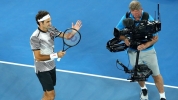 Федерер бие пред рекордна публика