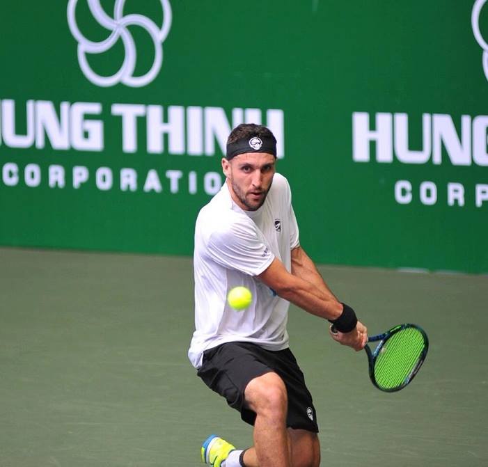 Васко Младенов е на четвъртфинал в Тайван
