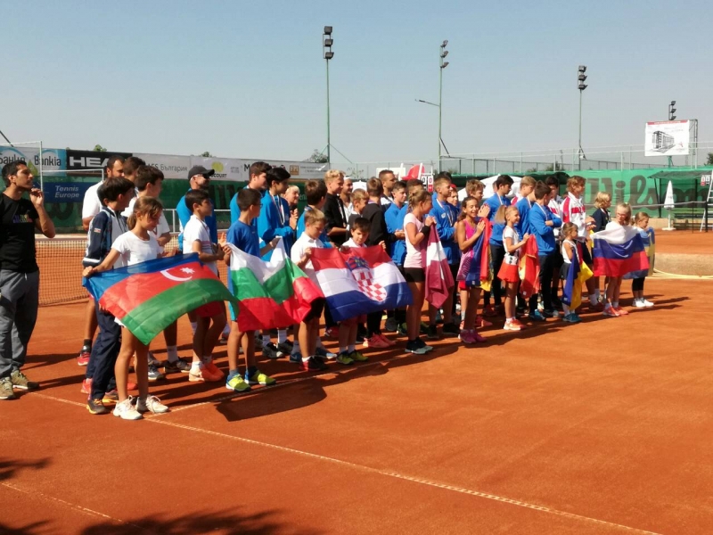 Топ тенисисти при юноши и девойки идват в Бургас
