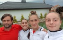 16-годишните националки на 1/2-финал след победа над Естония